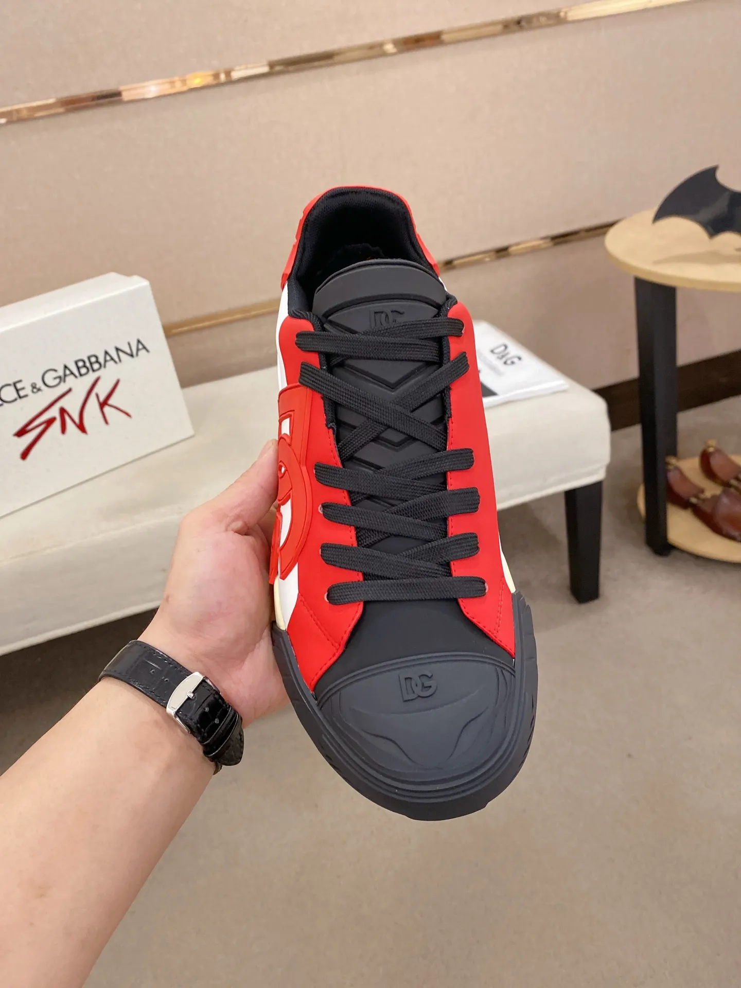 Men's shoes 💰: 660💰 (top quality) The latest sports style DG hot model recommendation, 👉 first launch of men's shoes 😻 I am really crazy about it, top design, impeccable comfort, absolute best-seller, imported cowhide upper, full cowhide lining🐂. Original replica, the latest cool outsole 💥👟Number of codes: 38-44 (45/custom-made, non-refundable)
